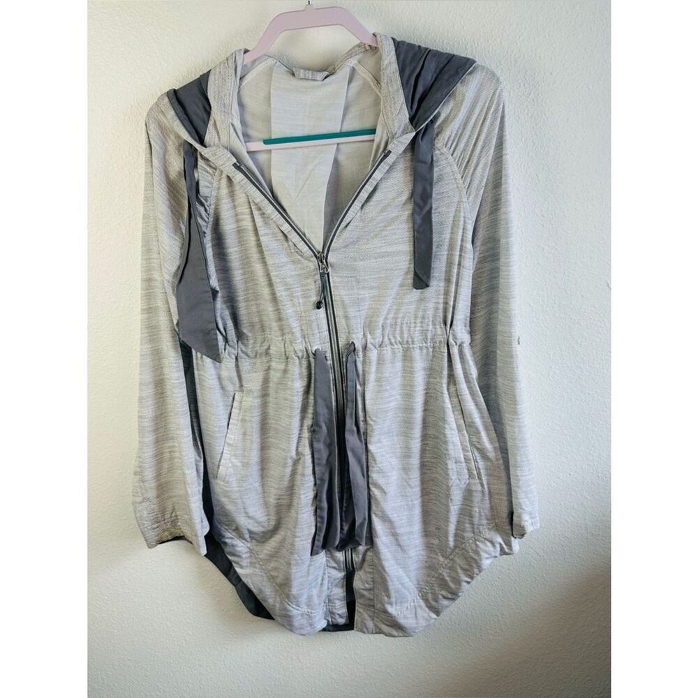 Lululemon Heather Gray White Vitality Hooded Jacket Size 6 Flaw
